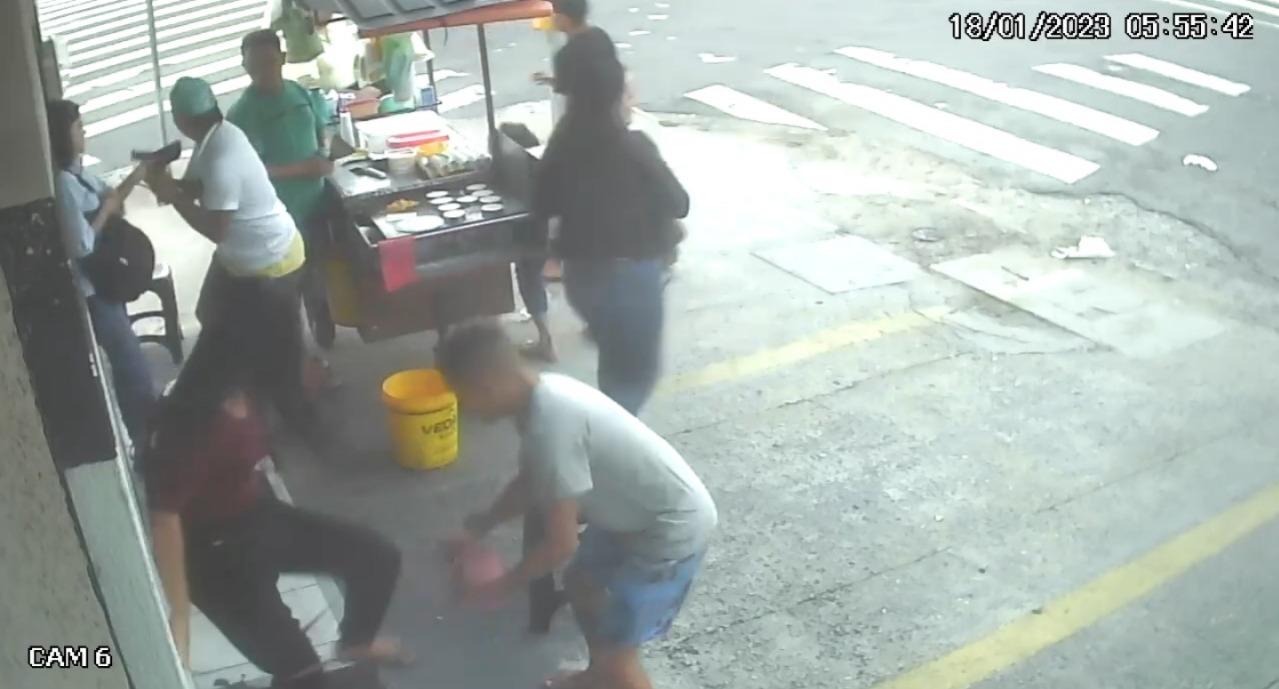 pessoas sendo assaltas em banca de café no benfica em fortaleza