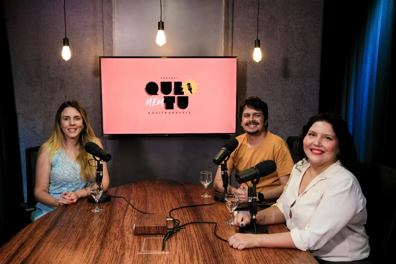 A vice-governadora Jade Romero conversou com os jornalistas Alan Barros e Karine Zaranza sobre política, vida pessoal, desafios da campanha e os projetos voltados para as mulheres