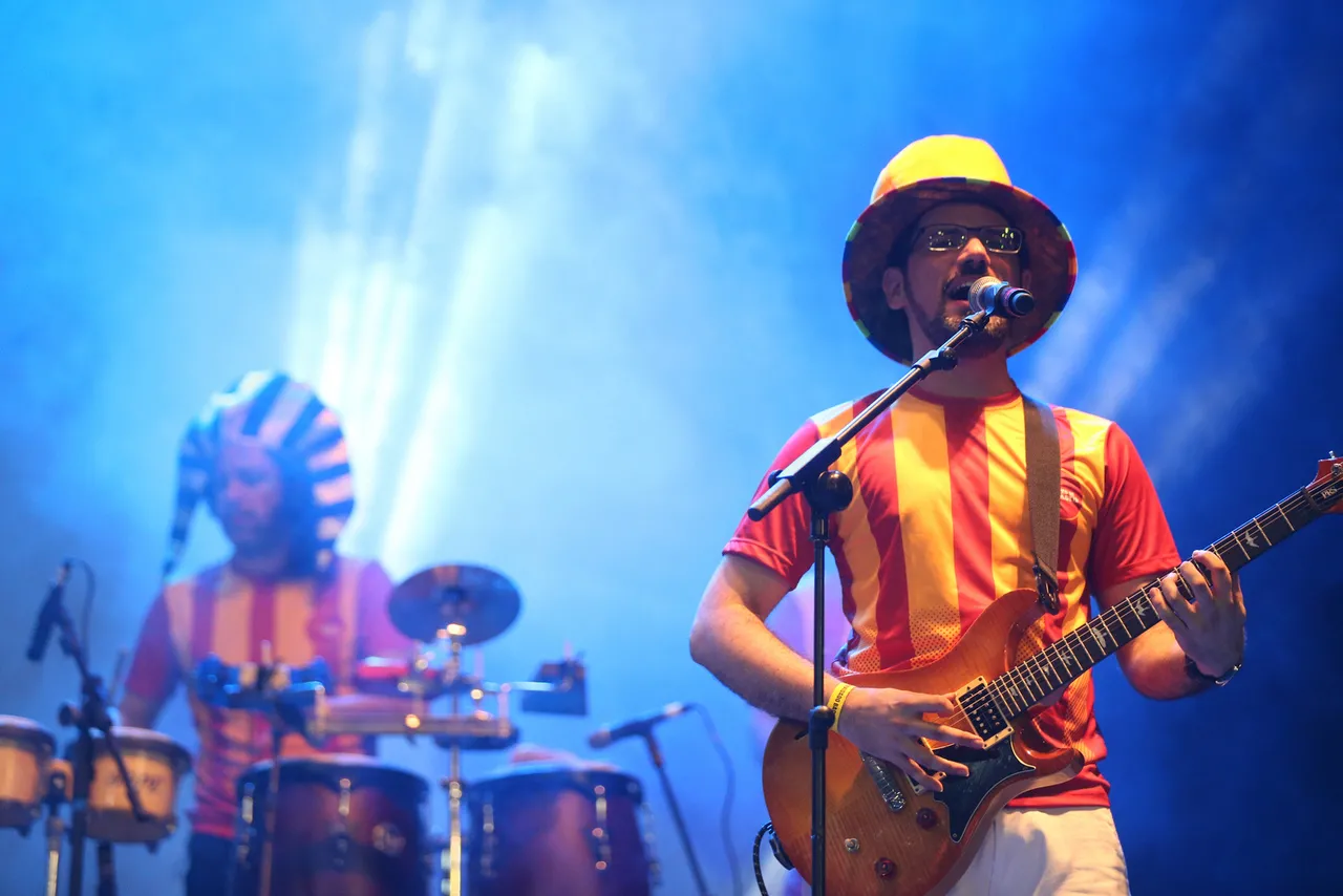 Na Praça do Ferreira, o Luxo da Aldeia faz show nesta sexta (20)