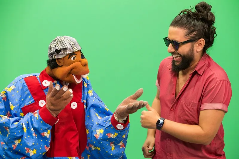 Humorista Moisés Loureiro reforça o recado da campanha, sem perder a piada.