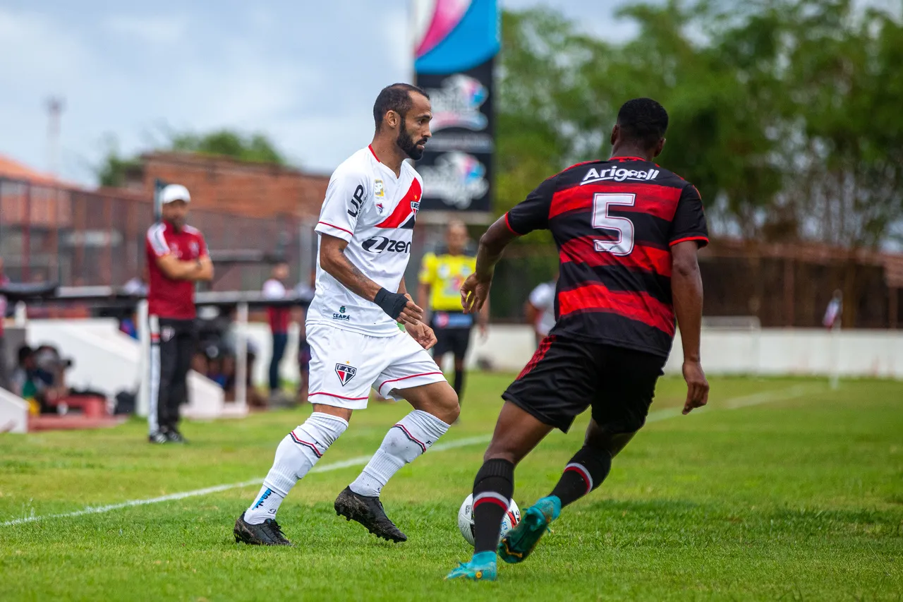 O Tubarão da Barra não conseguiu criar muitas chances após sofrer o gol no início, amargando a derrota em casa