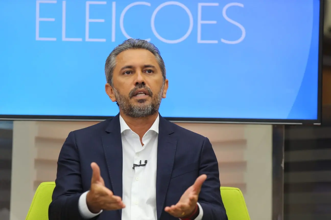Elmano minimizou críticas de Roberto Cláudio, seu adversário nas eleições do ano passado