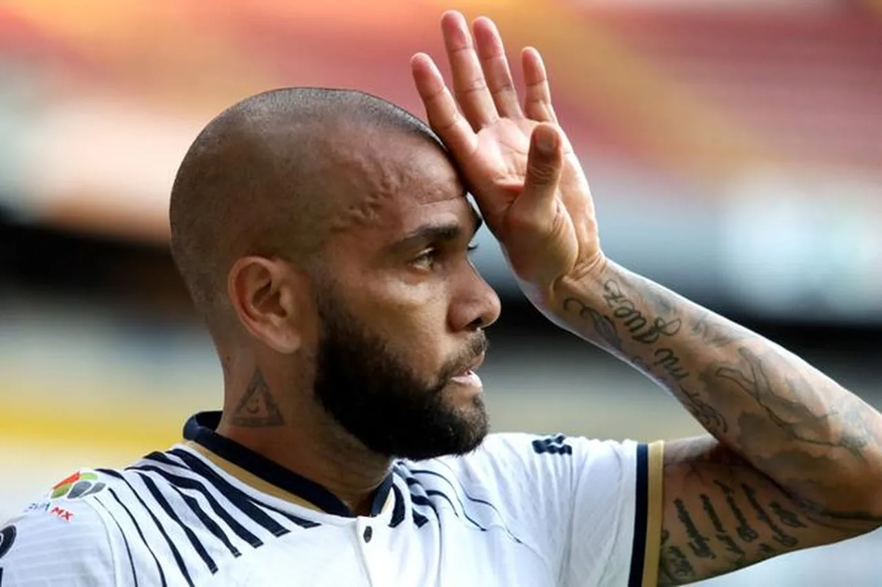 Daniel Alves está preso preventivamente após ser acusado de agressão sexual