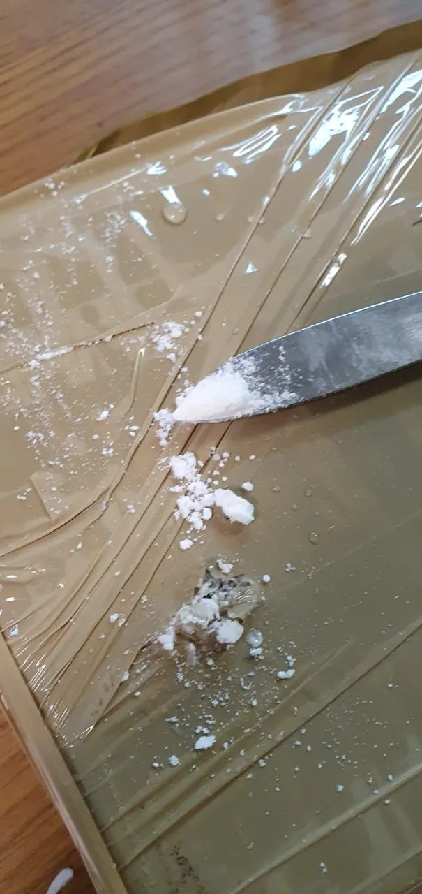 O material foi identificado pela tripulação do navio, através de fiscalização de rotina em um compartimento chamado caverna.