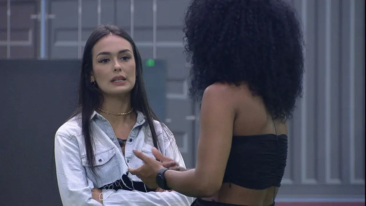 Larissa e Marvvila conversam após eliminação de Gabriel do BBB 23