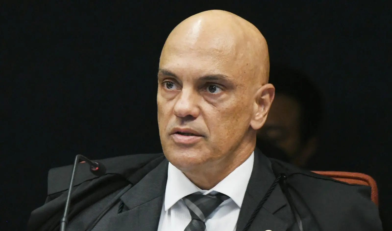 Alexandre de Moraes é um homem branco e careca
