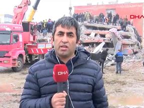 Repórter da DHA faz passagem em frente a escombros de prédio