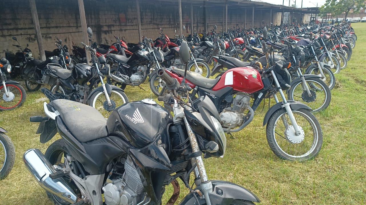 Leilão de carros e motos apreendidos pelo Detran terá lances a