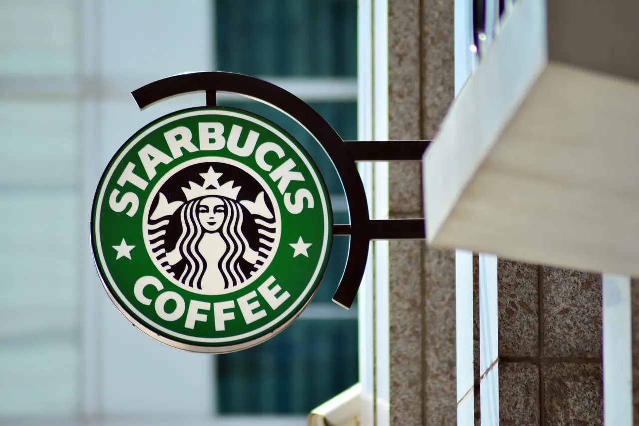 Imagem da notícia Starbucks planeja abrir primeira unidade em Fortaleza em 2026