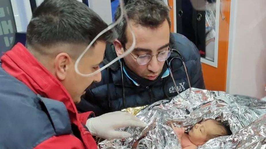 Bebê salvo na Turquia