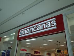 Fachada de uma loja Americanas dentro de um shopping