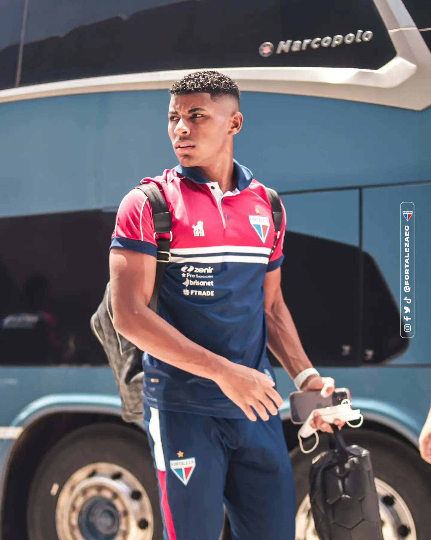 O volante Hércules em viagem pelo Fortaleza