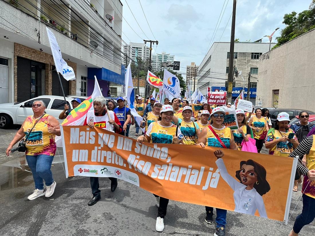 Protesto de profissionais da enfermagem pelo pagamento do piso salarial