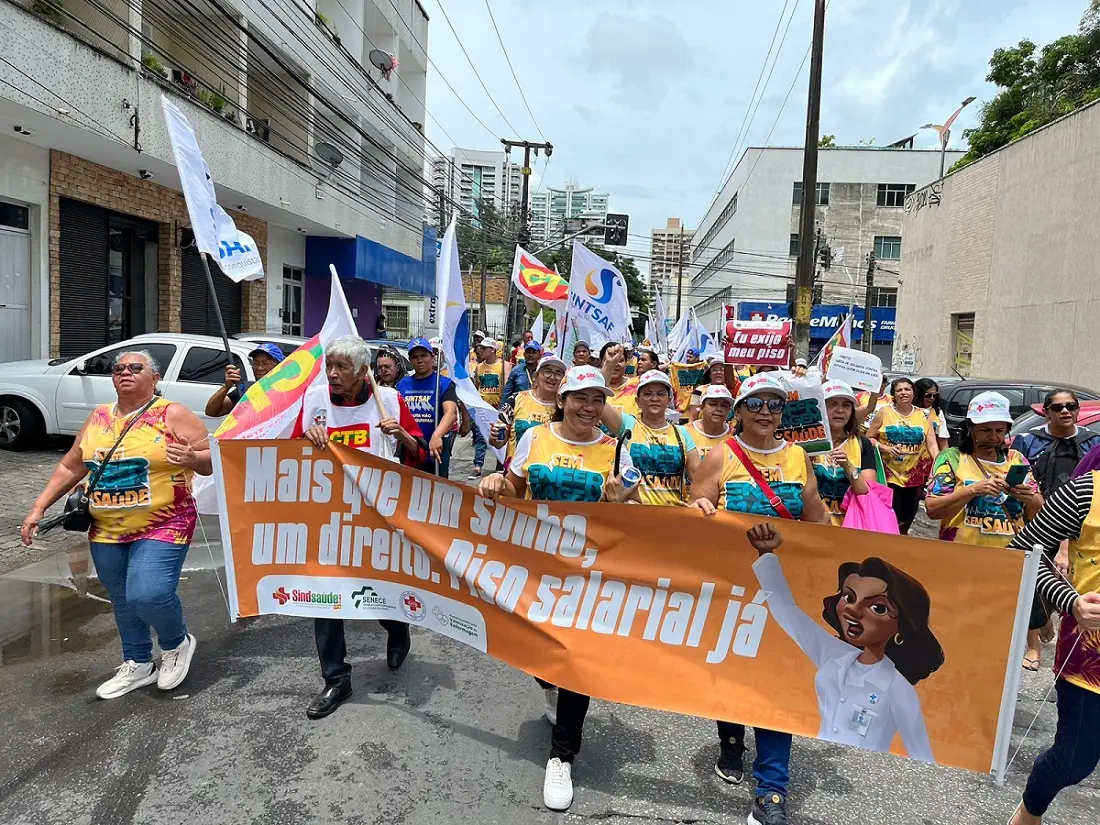 Protesto de profissionais da enfermagem pelo pagamento do piso salarial