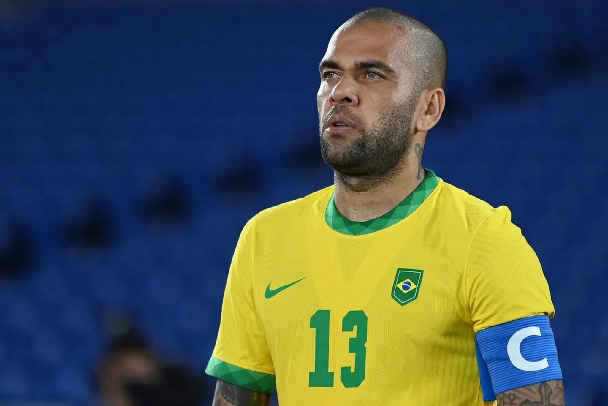 Daniel Alves com a camisa da Seleção Brasileira