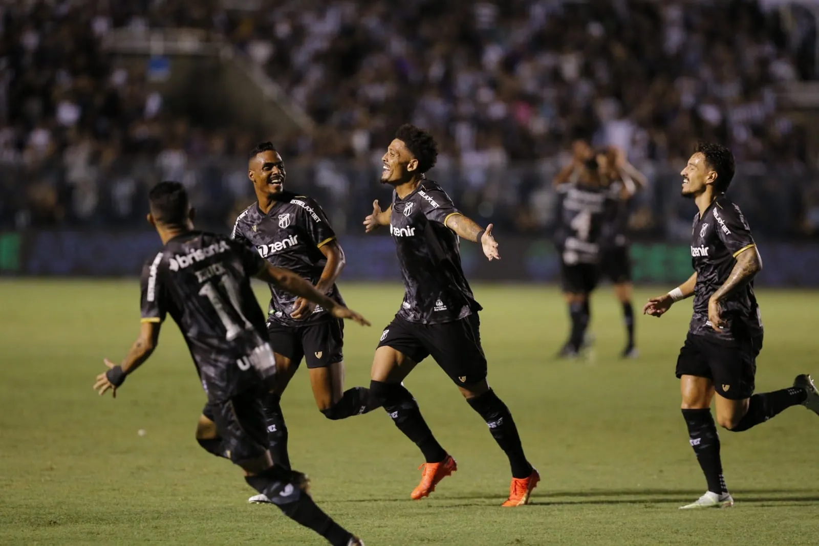 Ceará abriu o placar com Willian Formiga, em um golaço