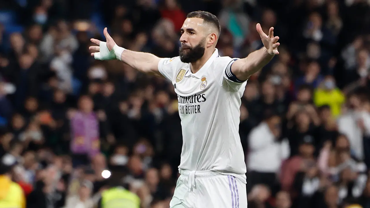 Benzema comemora gol pelo Real Madrid