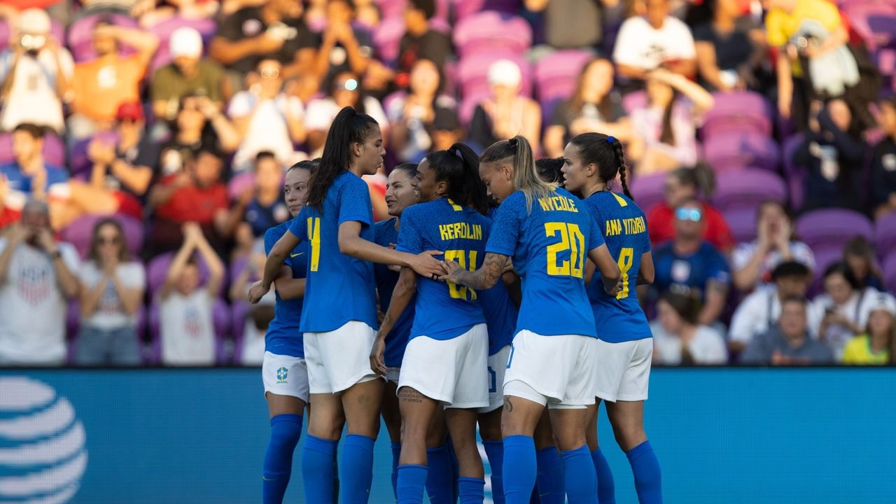 Seleção Feminina de Futebol on X: Bom dia, meu Brasil! 🇧🇷 Hoje tem  #GuerreirasDoBrasil em campo pelo segundo jogo do Torneio Internacional de Futebol  Feminino! Deixe sua mensagem positiva nos comentários e