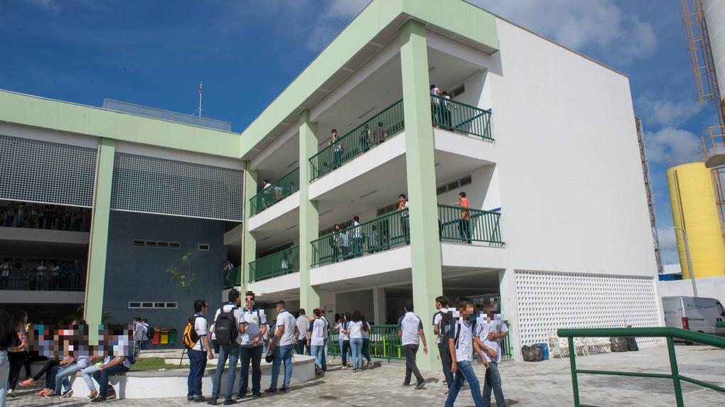 Pátio de escola no bairro conjunto ceará, em Fortaleza
