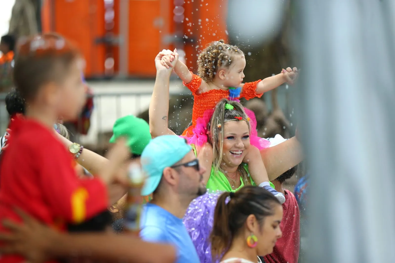 Primeiro dia de Carnaval infantil no Passeio Público, em Fortaleza