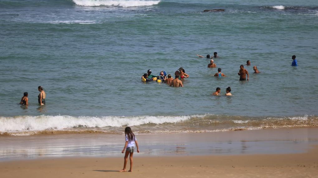 Relatório da SEMACE aponta que Praia de Iracema está própria para banho