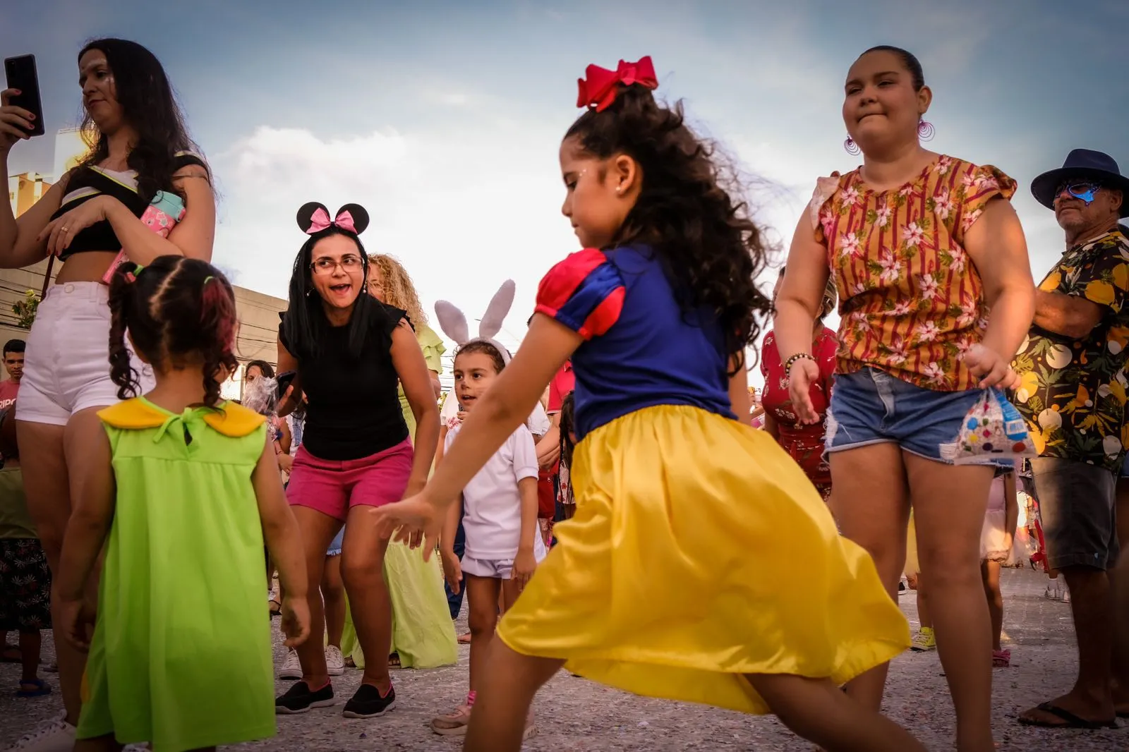 Crianças brincam Carnaval em Fortaleza