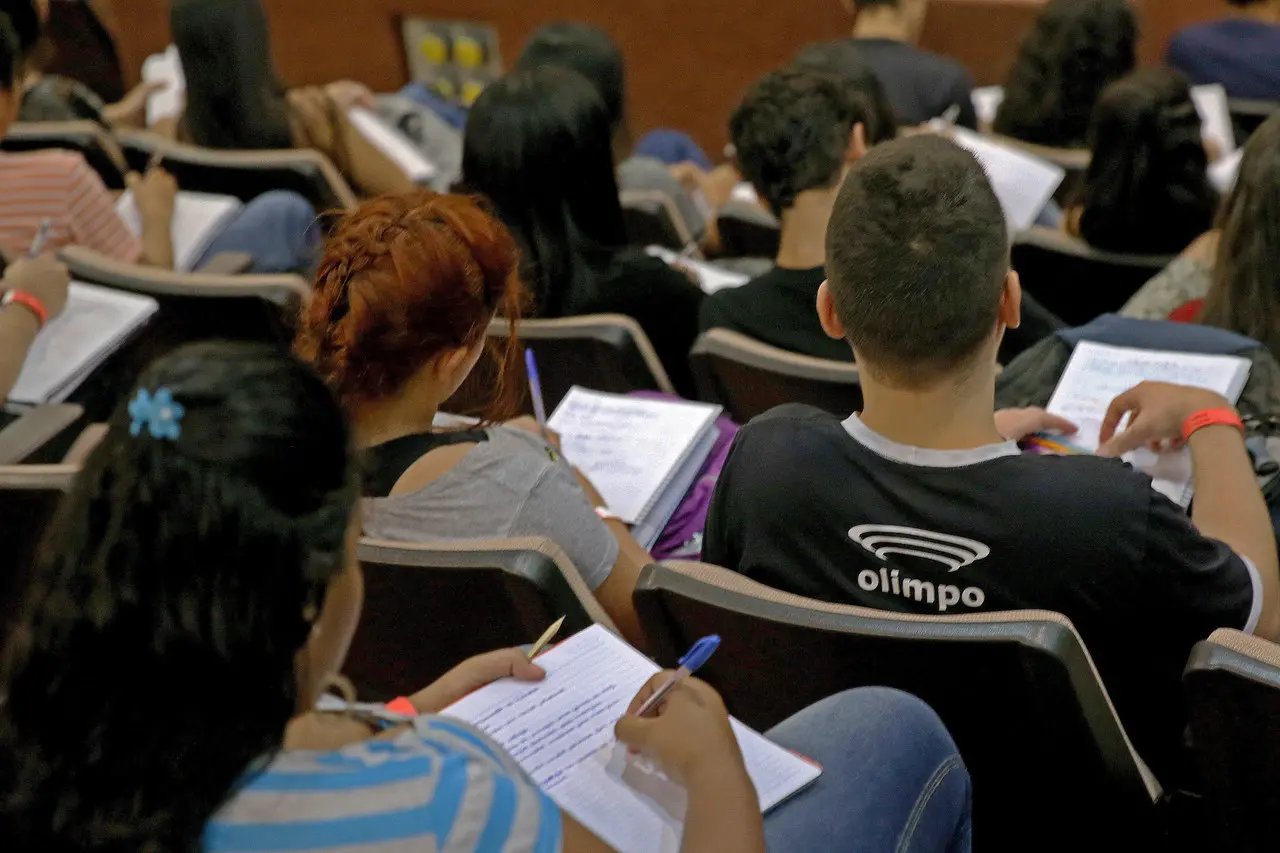 Imagem da notícia: Veja concursos e seleções com vagas abertas no Ceará nesta segunda-feira (27)