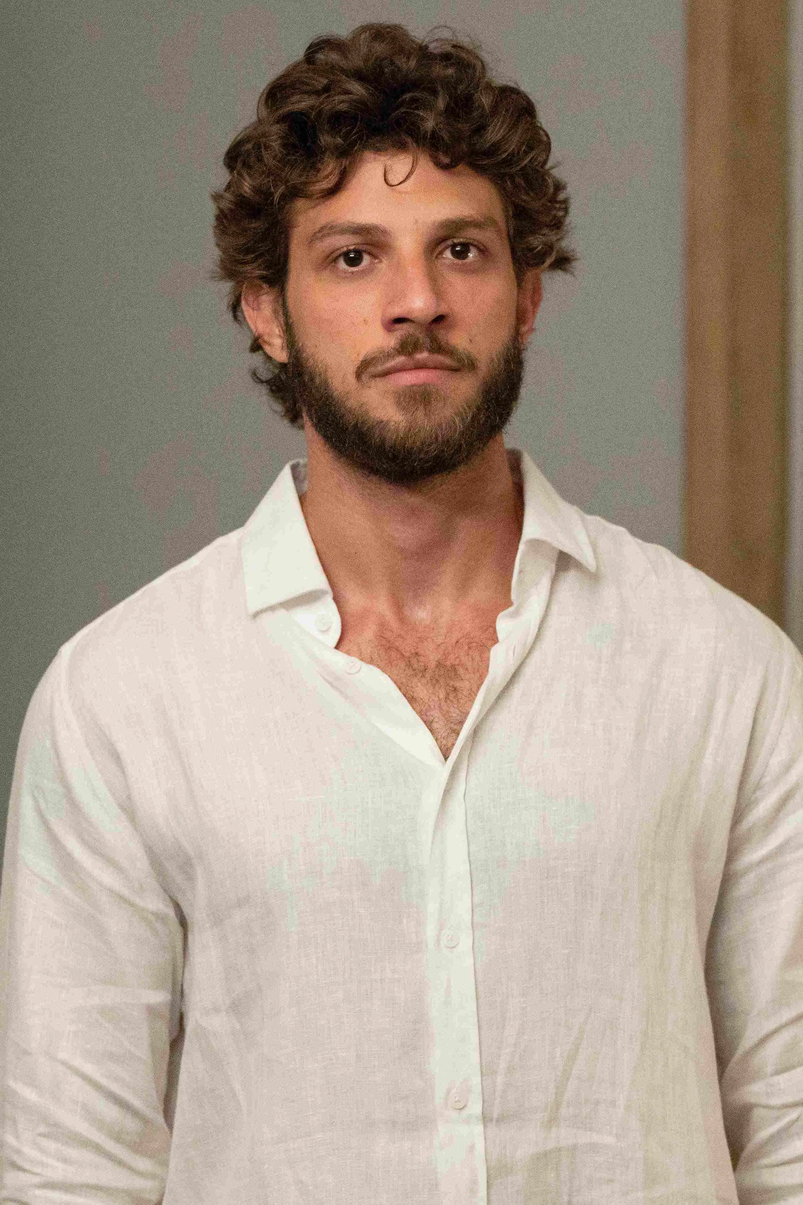 Ari, personagem de Travessia