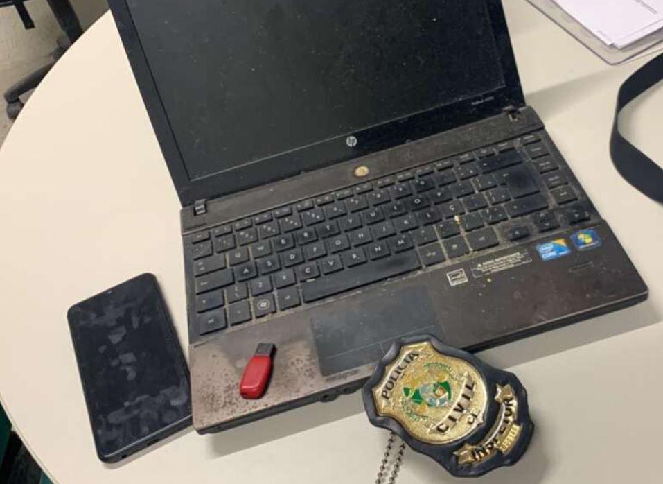 Computador apreendido de suspeito que armazenava vídeos contendo imagens pornográficas envolvendo crianças e adolescentes em Fortaleza