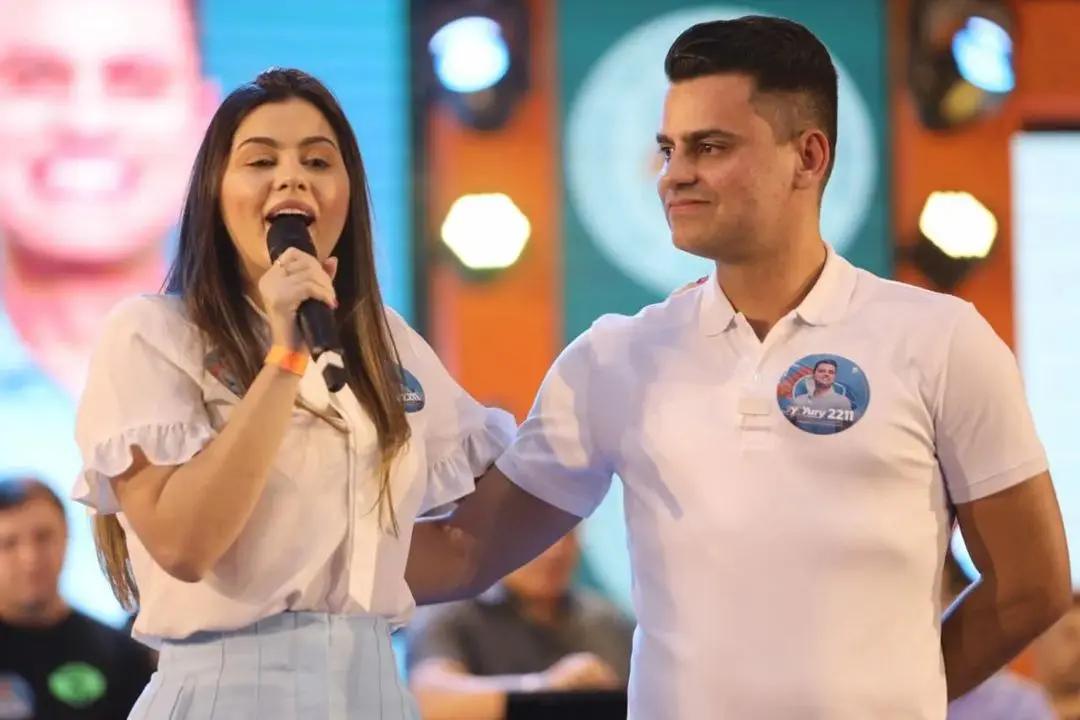 Yanny Brena e Yury do Paredão