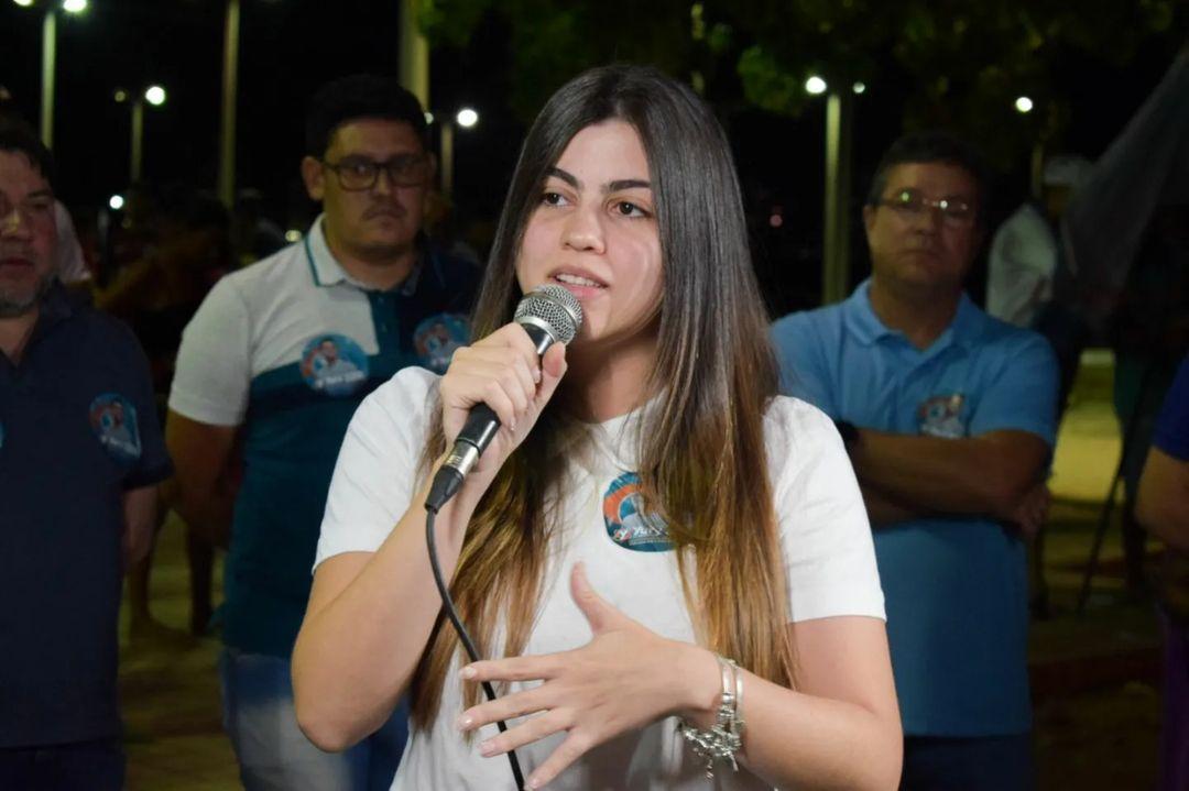 Yanny Brena foi eleita vereadora em 2020 e assumiu a presidência da Câmara em janeiro deste ano