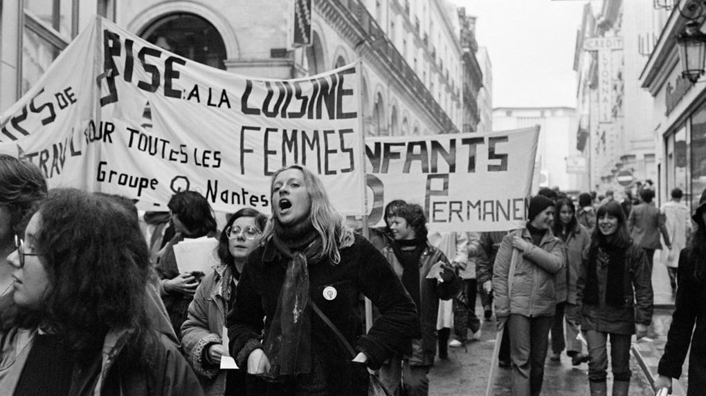Mulheres marcham pelas ruas de Nantes, em 08 de março de 1980, pelo Dia Internacional da Mulher.