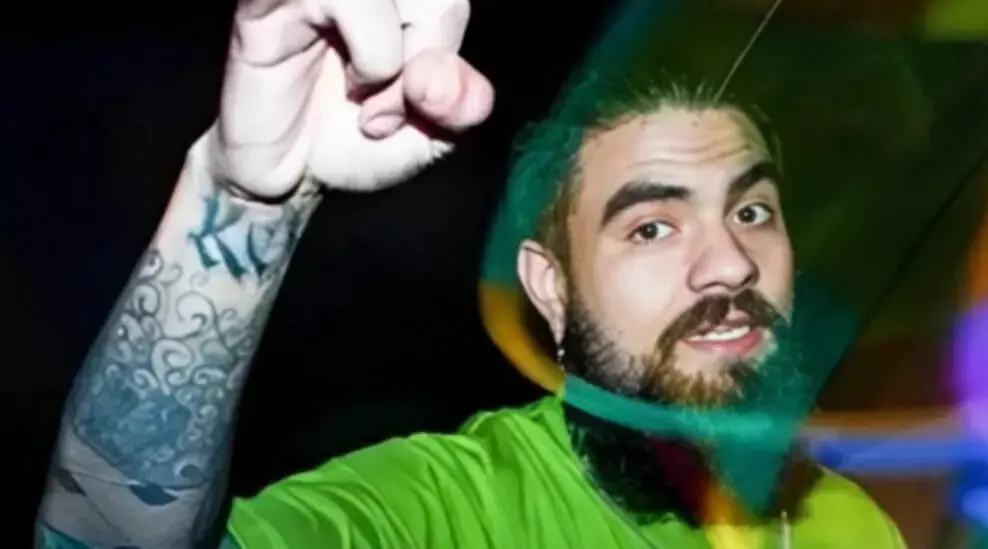 Pedro Gabriel de camisa verde