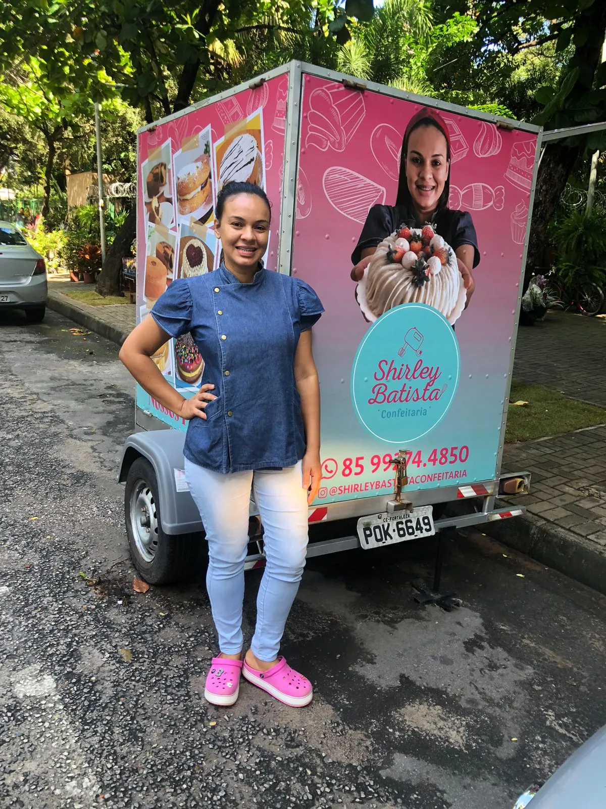 Além da casa da empreendedora, carrinho na Praça das Flores foi o primeiro ponto de vendas da empresa.