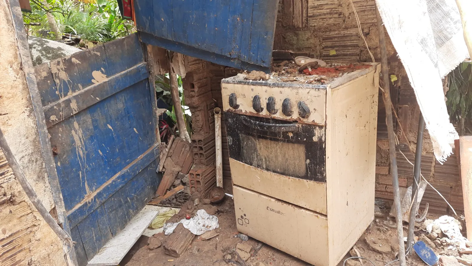 Casa de Vicente Martins desabou depois das chuvas em Uruburetama
