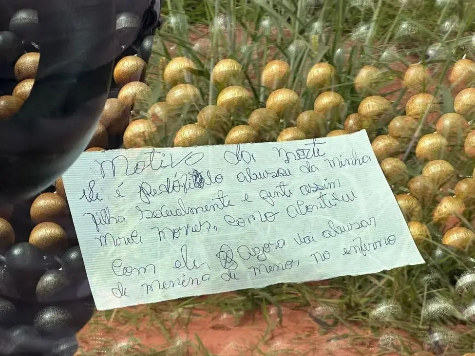 Bilhete encontrado na cena do crime