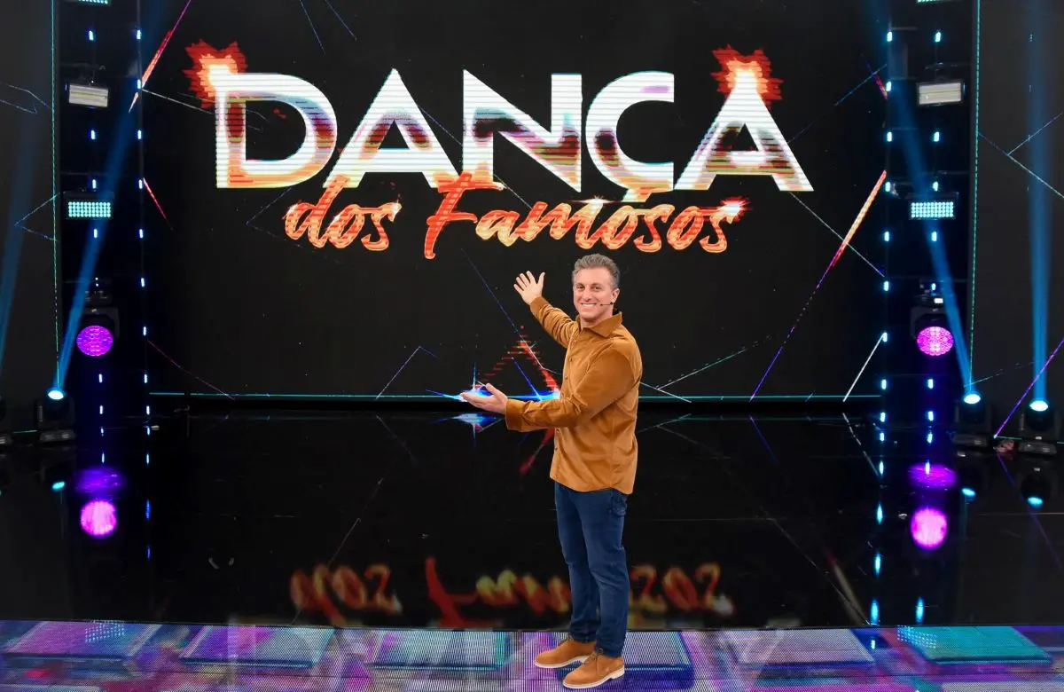 Luciano Huck no palco da Dança dos Famosos