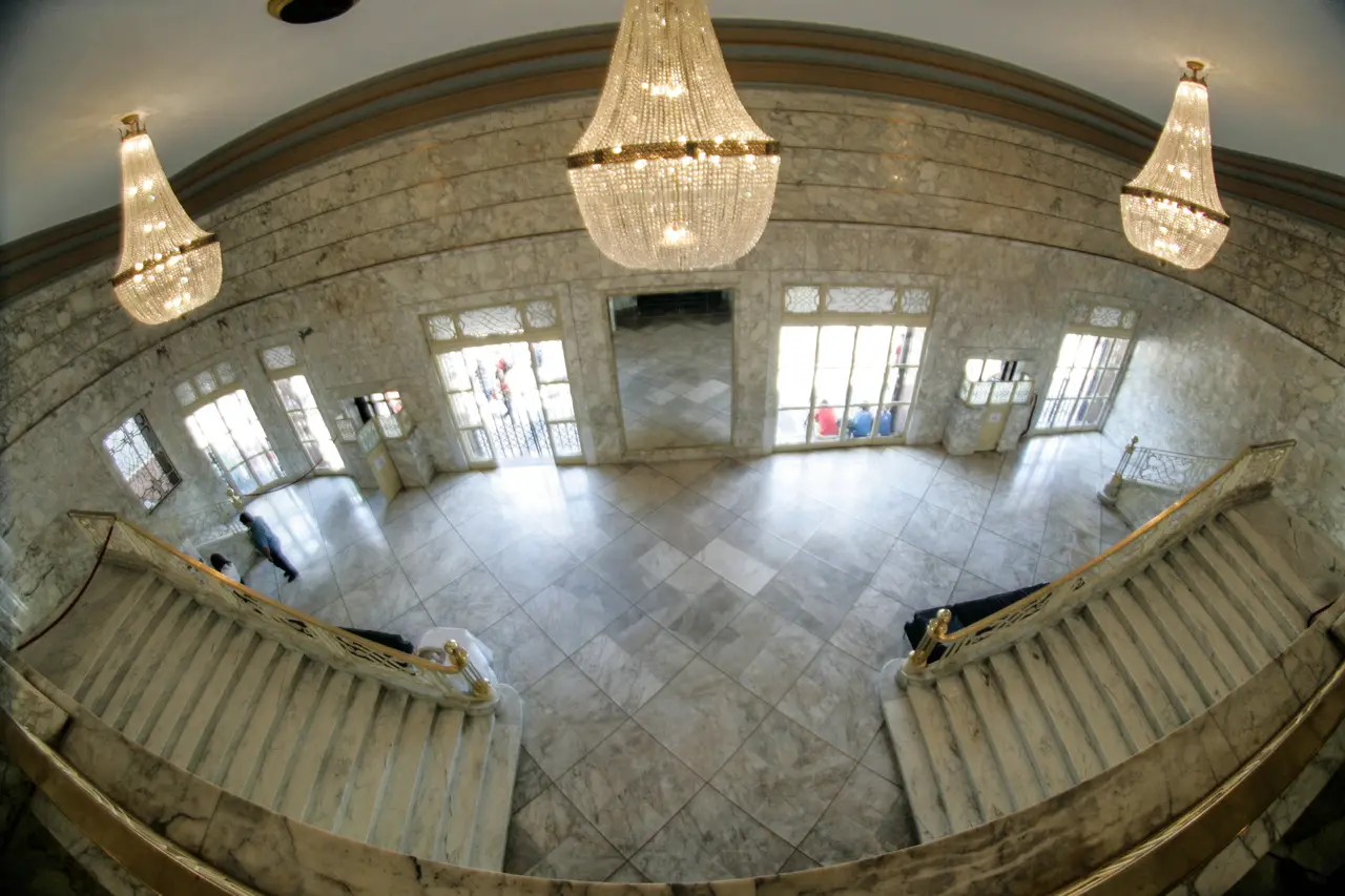 Detalhes do hall de entrada em 2015, ano que marca a reabertura do São Luiz após reforma