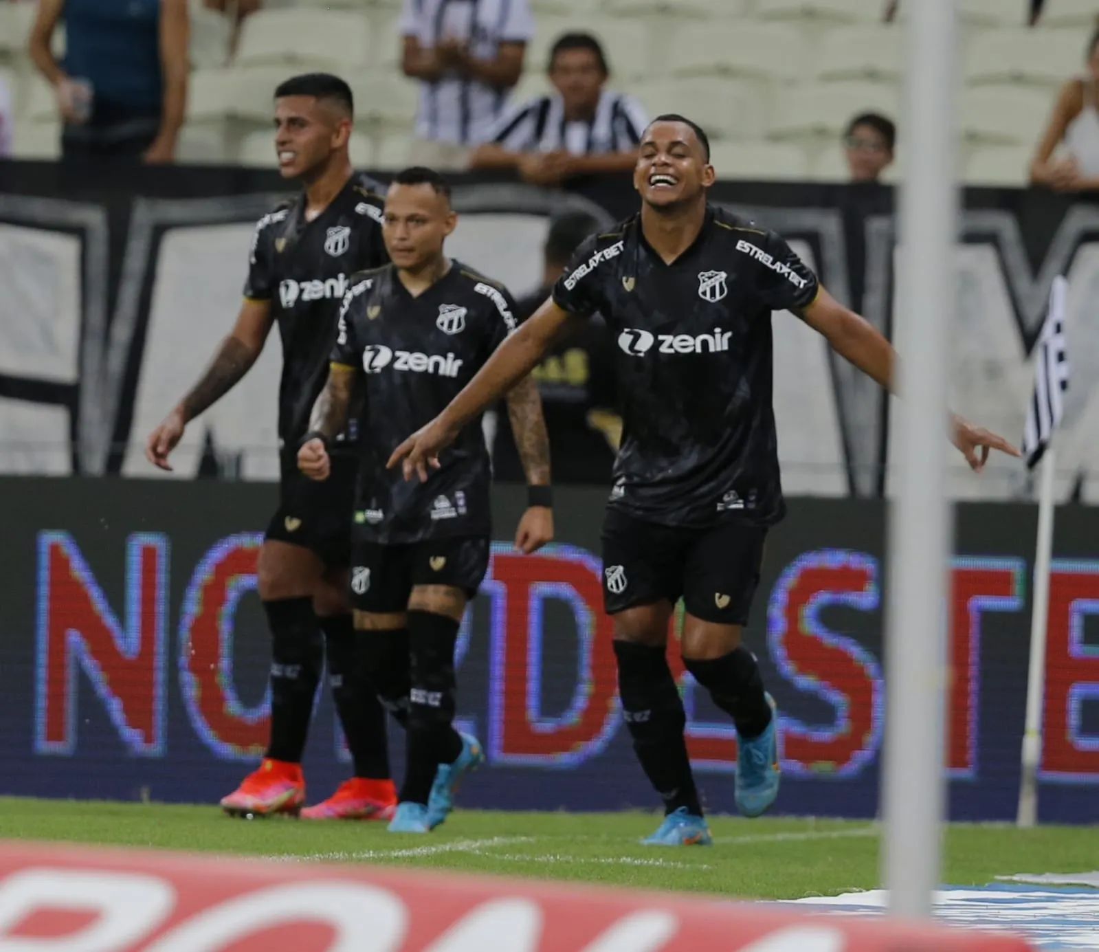O atacante Álvaro, que substituiu Vitor Gabriel, marcou o segundo gol do Vozão, no fim do 1º tempo