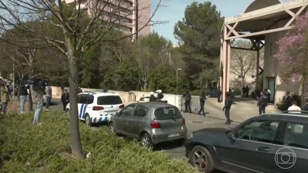 Ataque em centro cultural muçulmano deixa dois mortos e dezenas de feridos