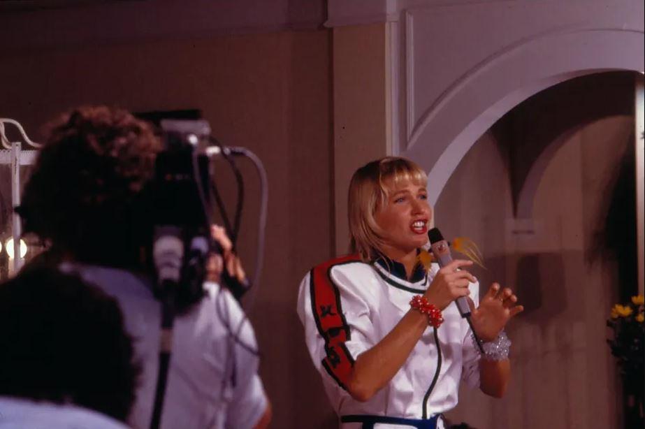 xuxa durante programa na tv globo