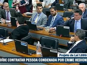 Senadores Fabiano Contarato e Sergio Moro brigam durante reunião