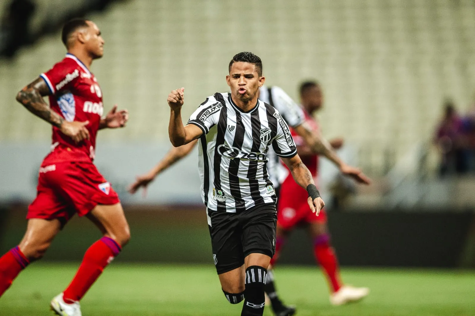 Erick abre o placar para o Ceará no Clássico-Rei em cobrança de pênalti