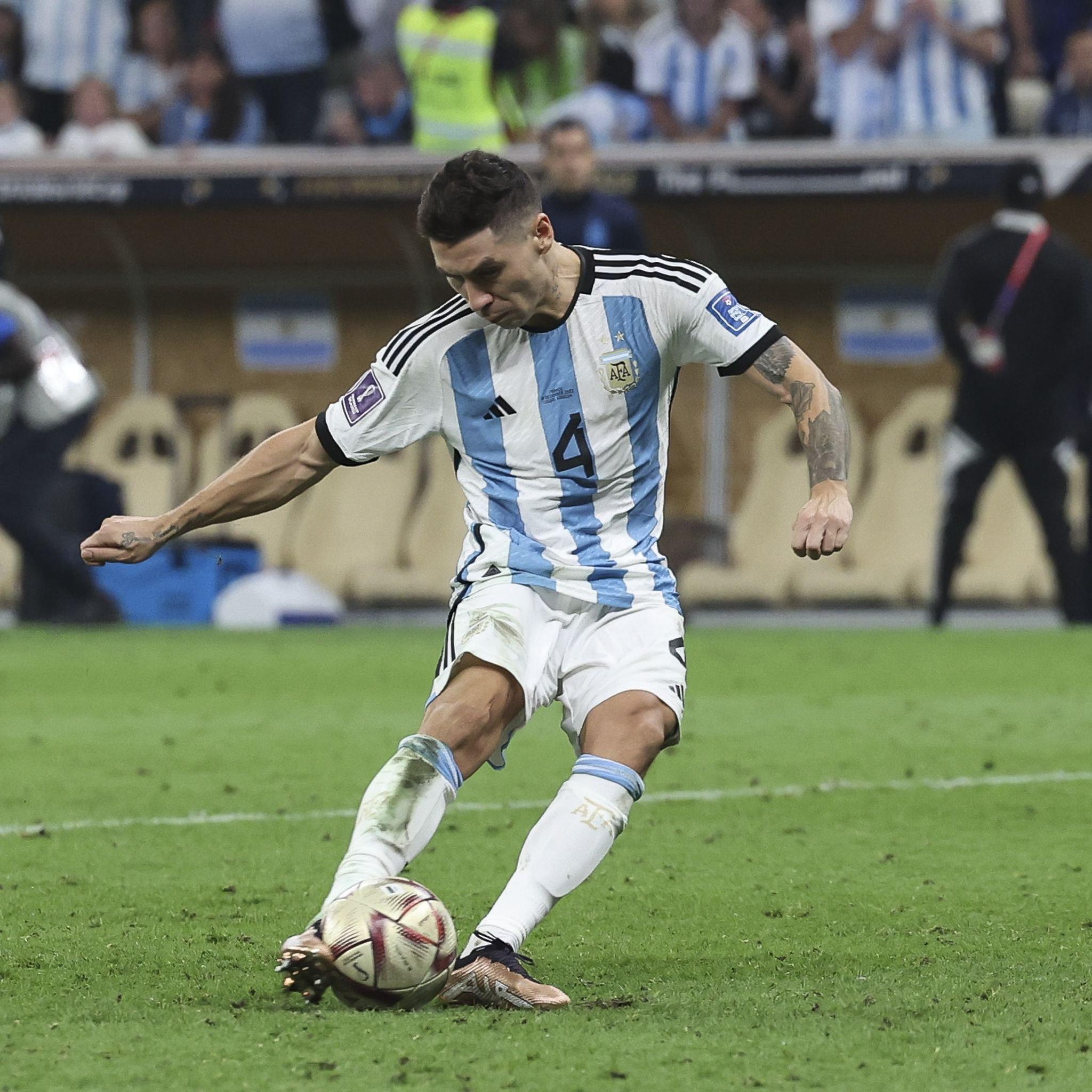 Montiel faz gol decisivo da Argentina e comemora tricampeonato