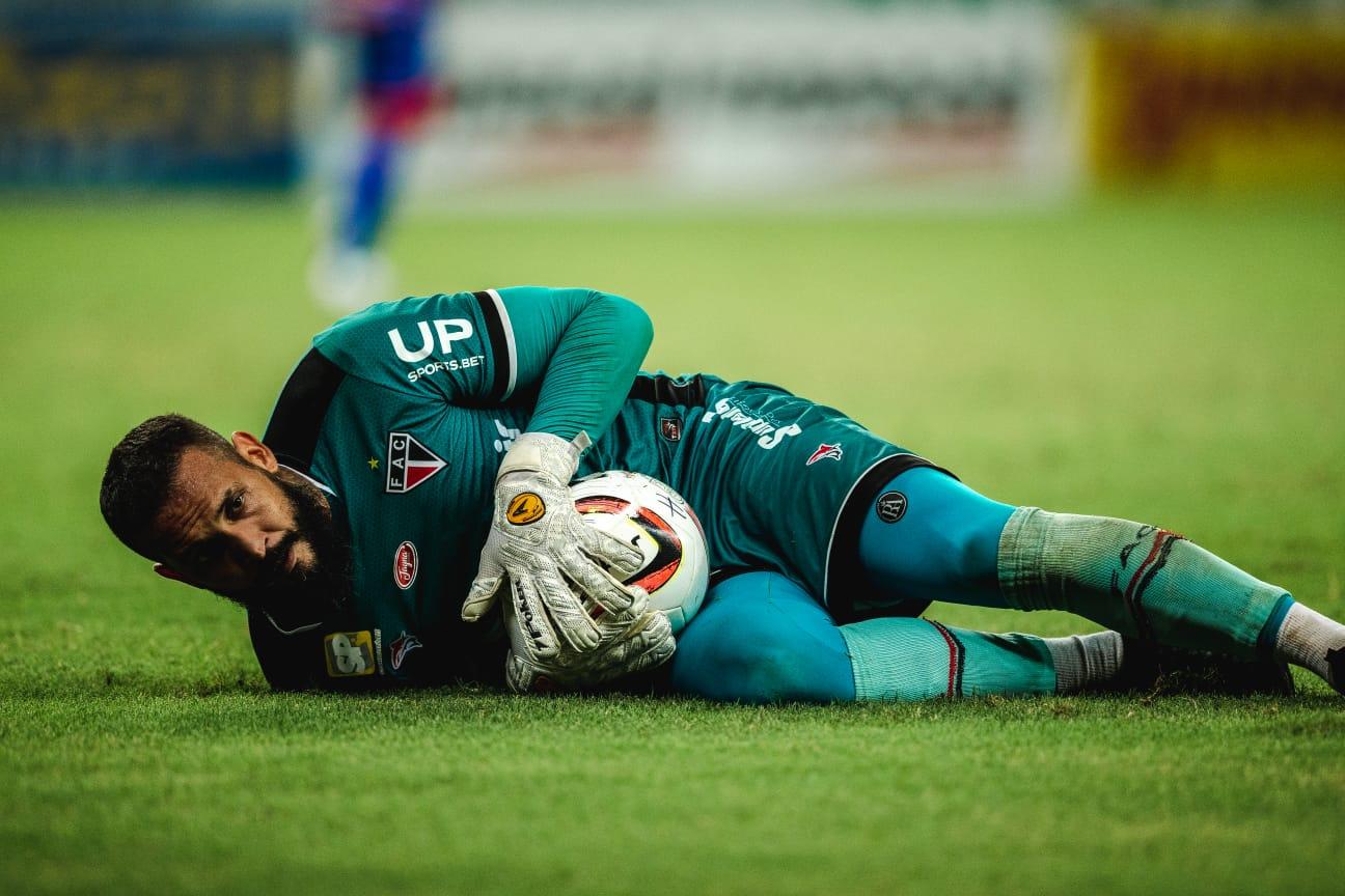Ferroviário renova com goleiro Douglas Dias até 2024 - Jogada - Diário ...