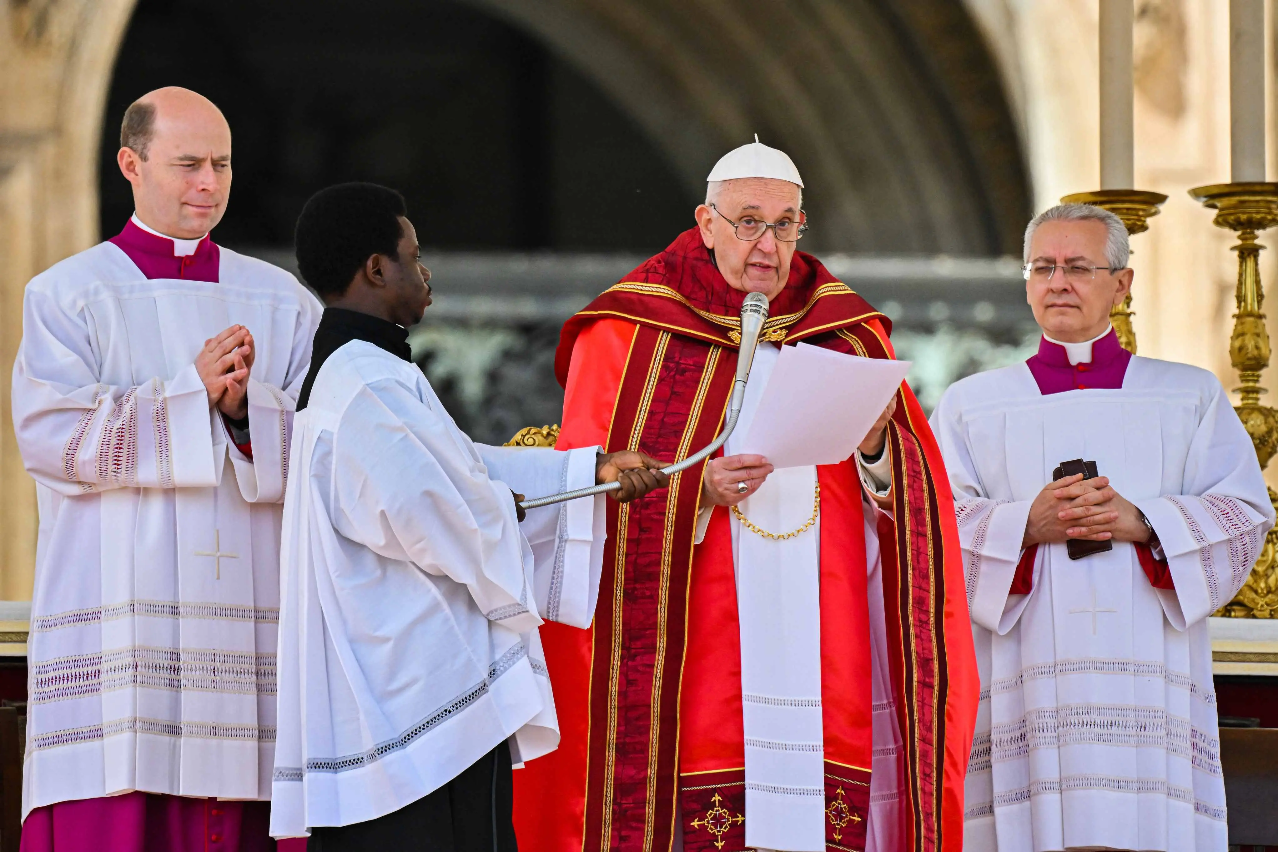 Papa Francisco durante a leitura da homilia