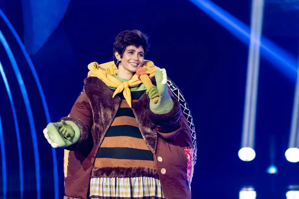 Atriz cantou em dueto com Simone Mendes e apresentou 