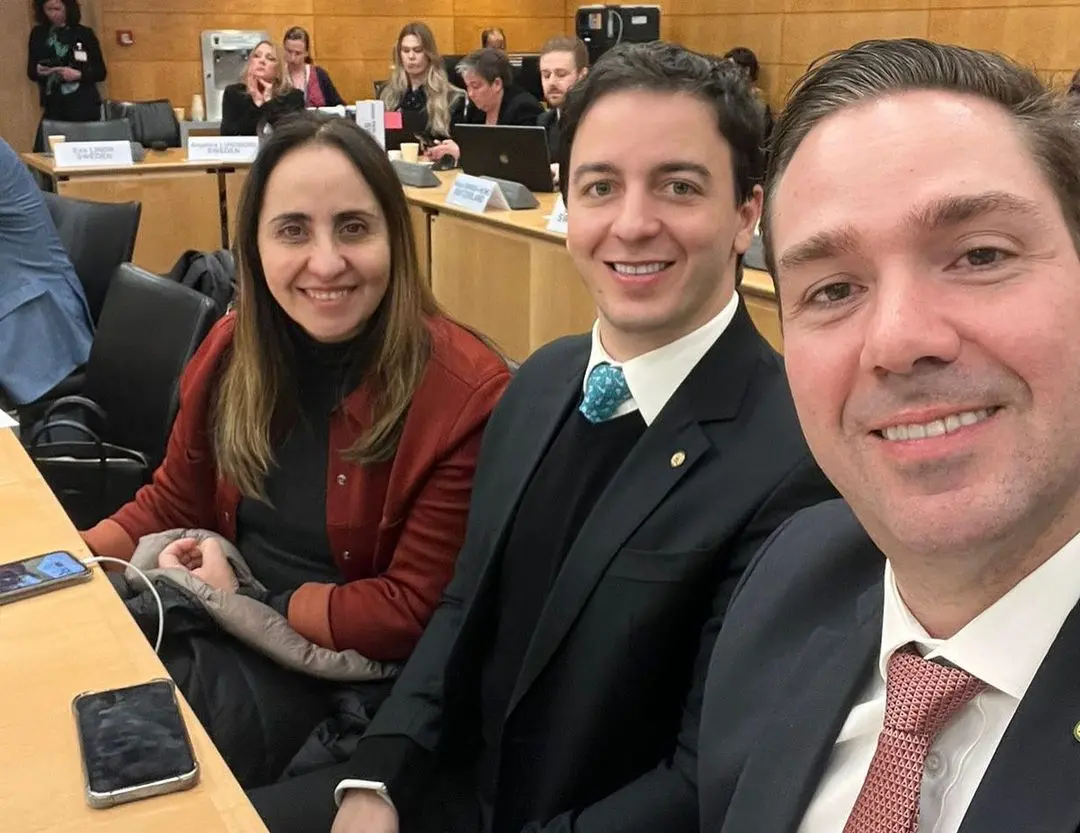 Adriana Ventura, Célio Studart e Eduardo Bismarck em evento da OCDE