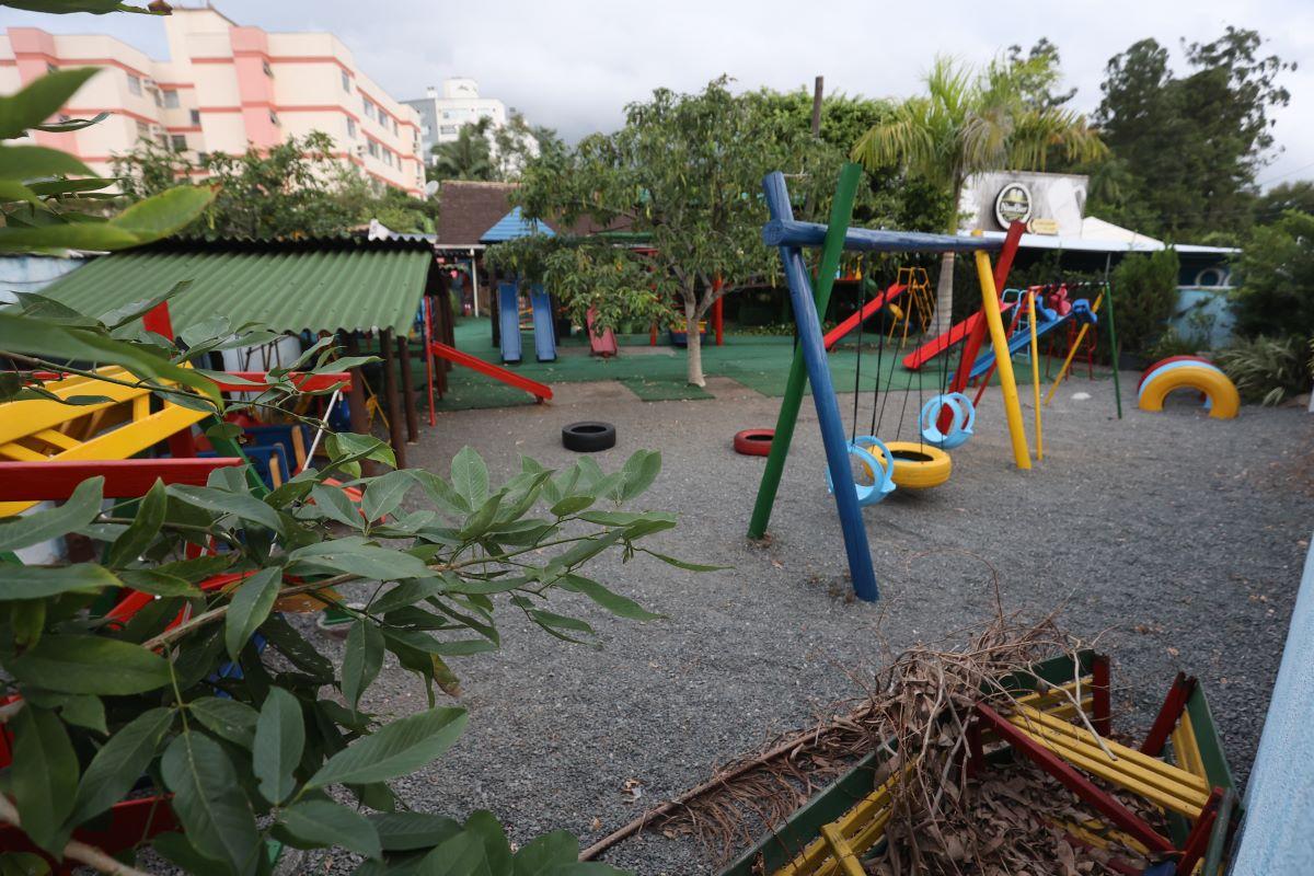 visão geral da creche onde crianças foram atacadas em blumenau