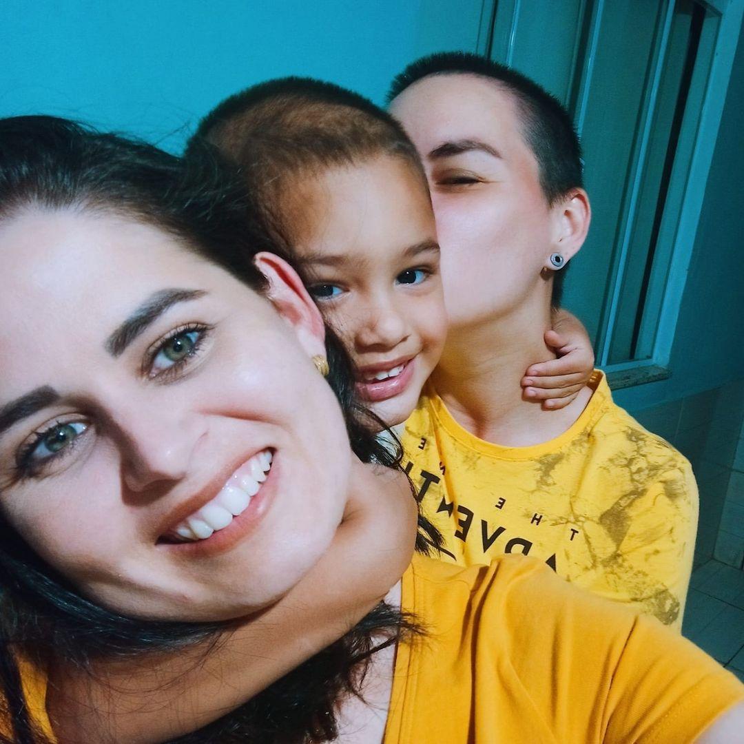 Mães adotivas lamentam morte de filho durante ataque em creche de Blumenau